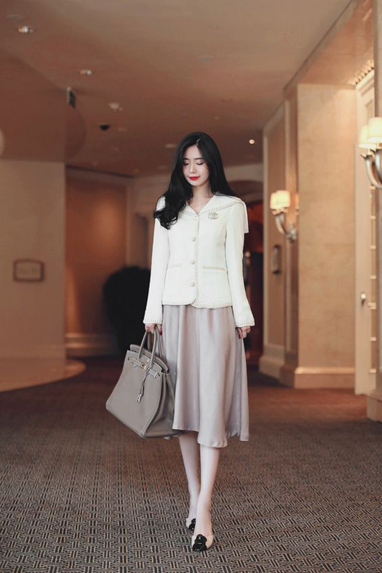 Các kiểu chân váy tiện lợi phối đồ cho nàng công sở